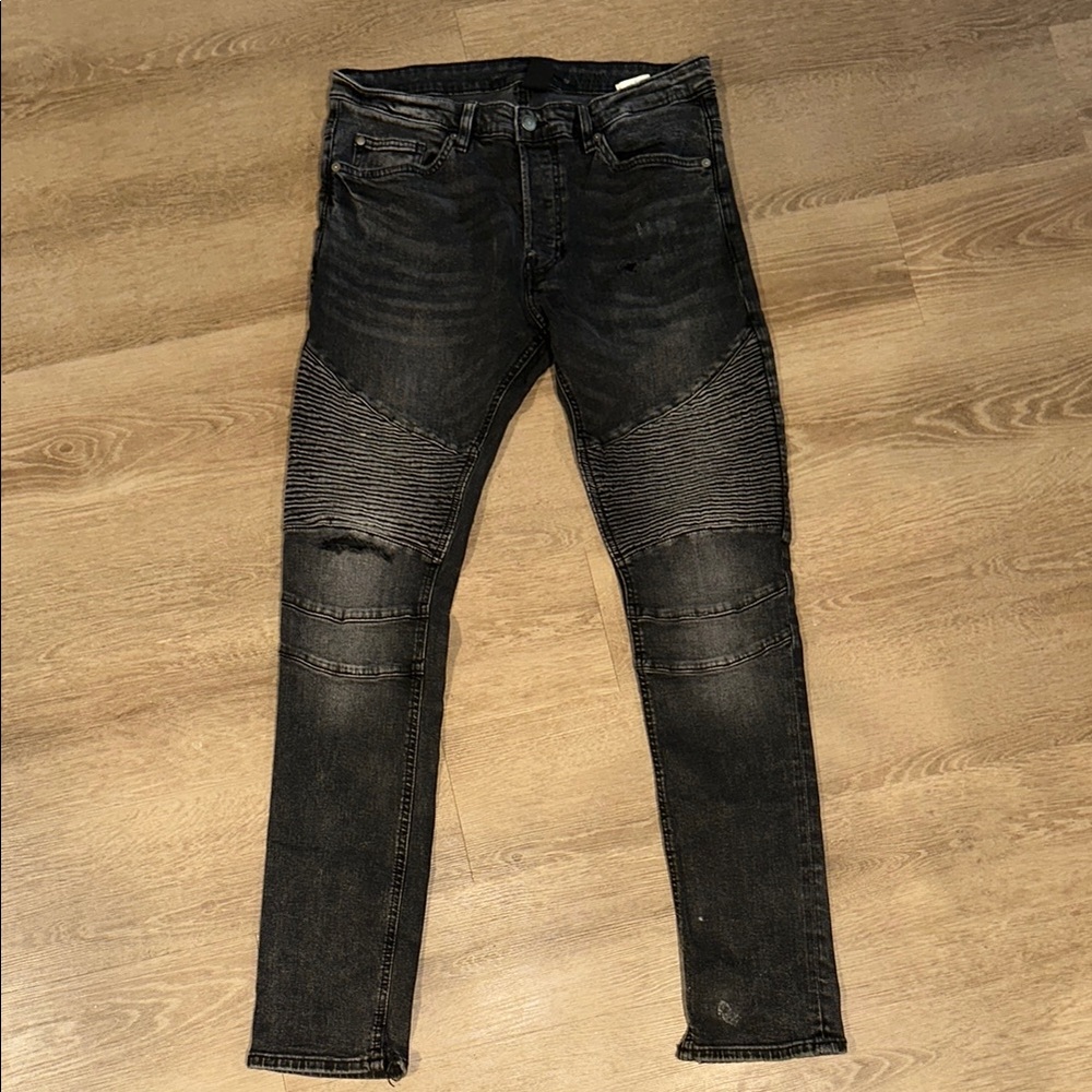Men's Black Distressed Jeans